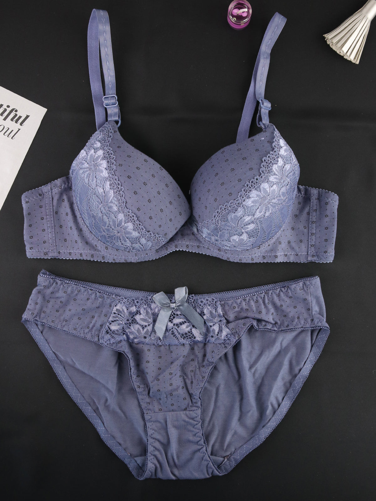 Solid Pattern Wireless Lingerie Set - ED