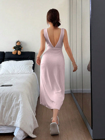 Lace Trim V-Neck Backless Long Nightie VI - TFI Lingerie Pakistan - Image 2
