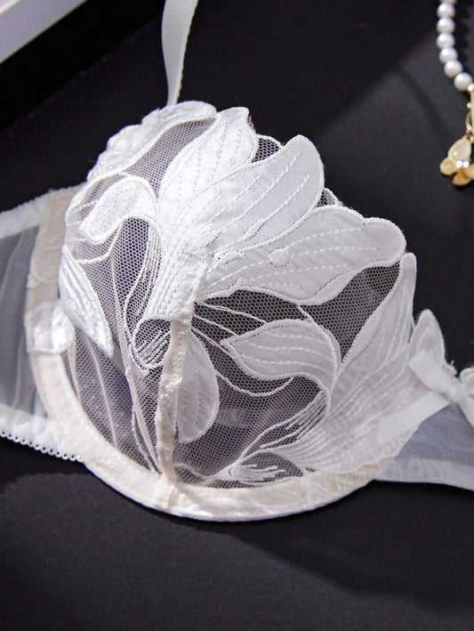 2pcs/Set Romantic White Burning Flower & Maple Leaf Sexy Lingerie Set
