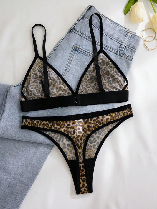 2pcs Women Sexy Lingerie Set (Wireless Bra, G-String)