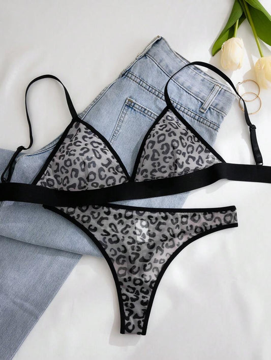 2pcs Women Sexy Lingerie Set (Wireless Bra, G-String)