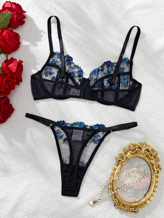 2pcs Women's Sexy Black & Red Embroidery Lingerie Set