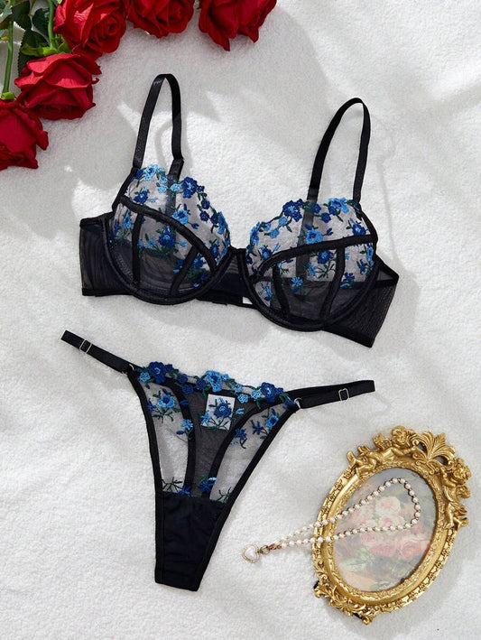 2pcs Women's Sexy Black & Red Embroidery Lingerie Set