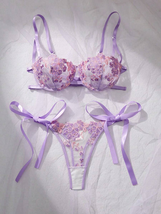 2pcs Women Sky Blue Embroidered Lace Strap Underwear Set
