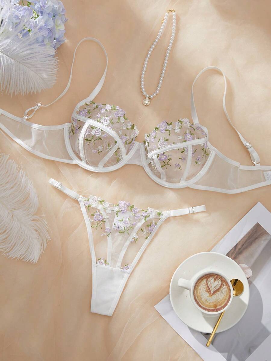 2pcs Women's Sexy Black & Red Embroidery Lingerie Set