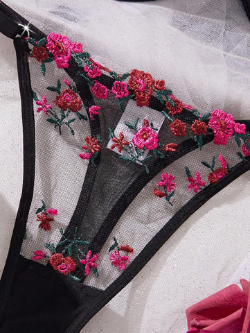 2pcs Women's Sexy Black & Red Embroidery Lingerie Set