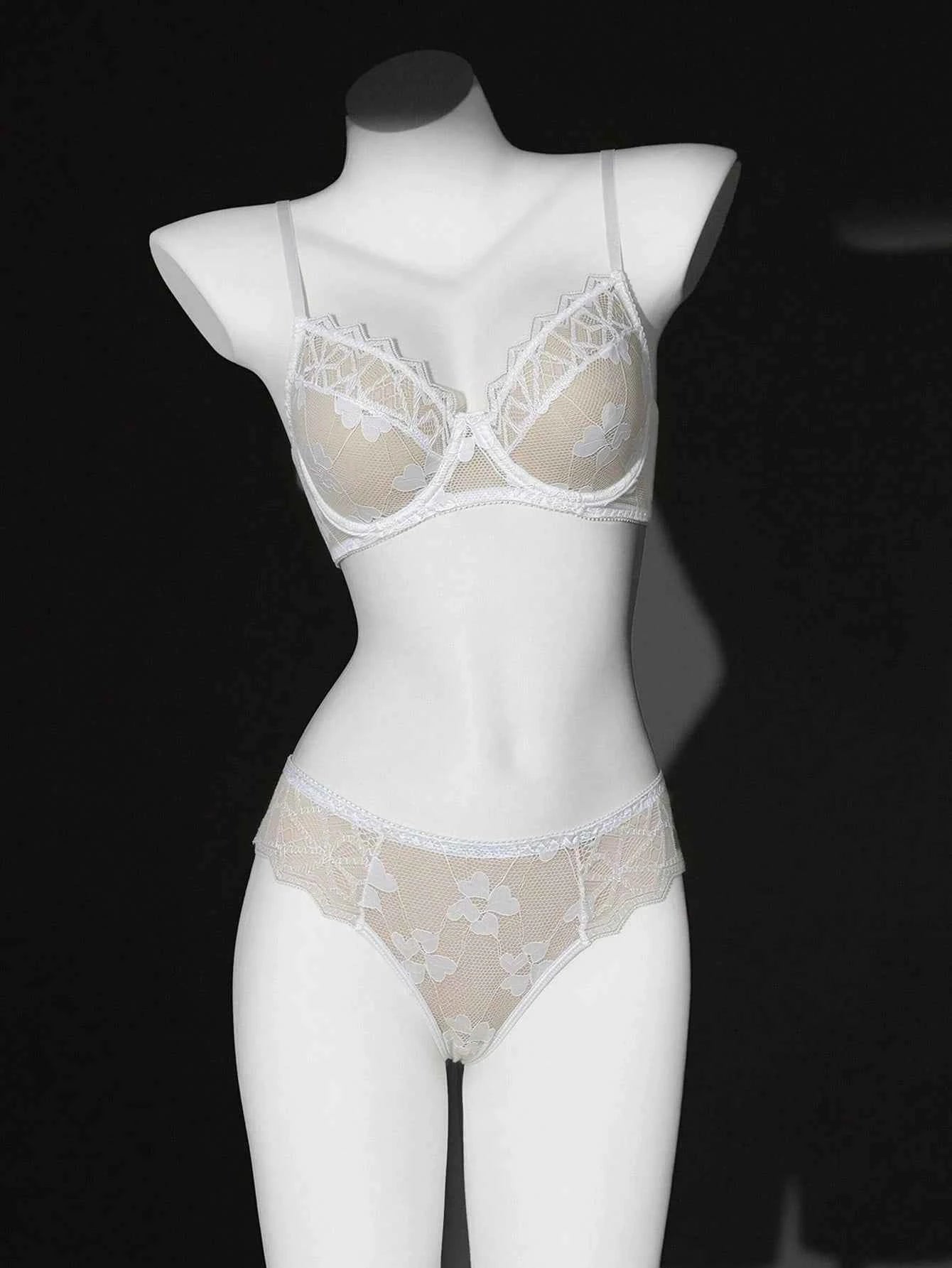 Cloud White Lace Wireless Lingerie Set