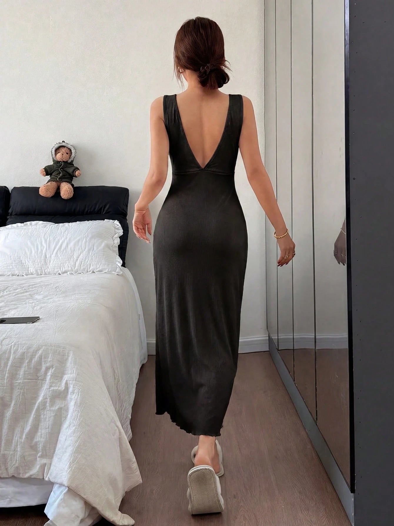 Lace Trim V-Neck Backless Long Nightie IV - TFI Lingerie Pakistan - Image 2