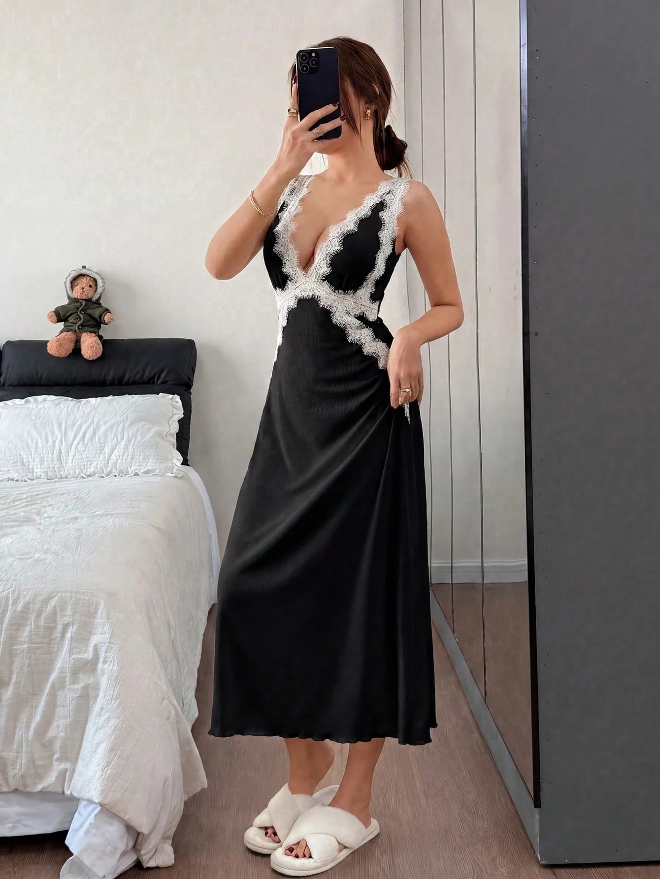 Lace Trim V-Neck Backless Long Nightie IV - TFI Lingerie Pakistan - Image 4