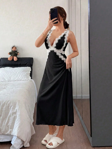 Lace Trim V-Neck Backless Long Nightie IV - TFI Lingerie Pakistan - Image 4