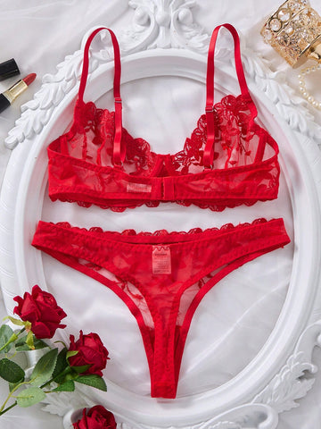 Scarlet Floral Lace Underwire Lingerie Set