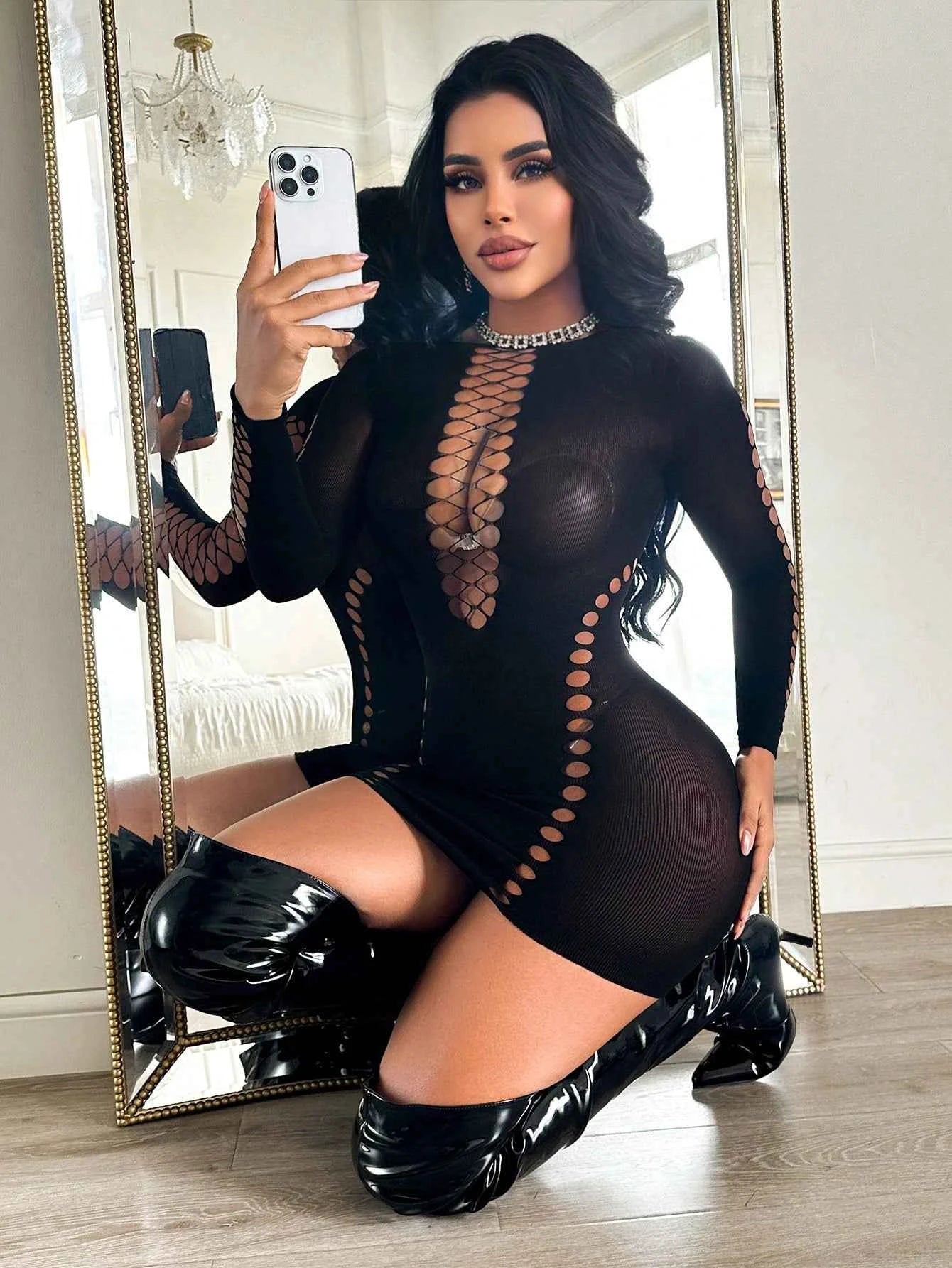 Cutout Long Sleeve Slim Fit Stocking Nightgown