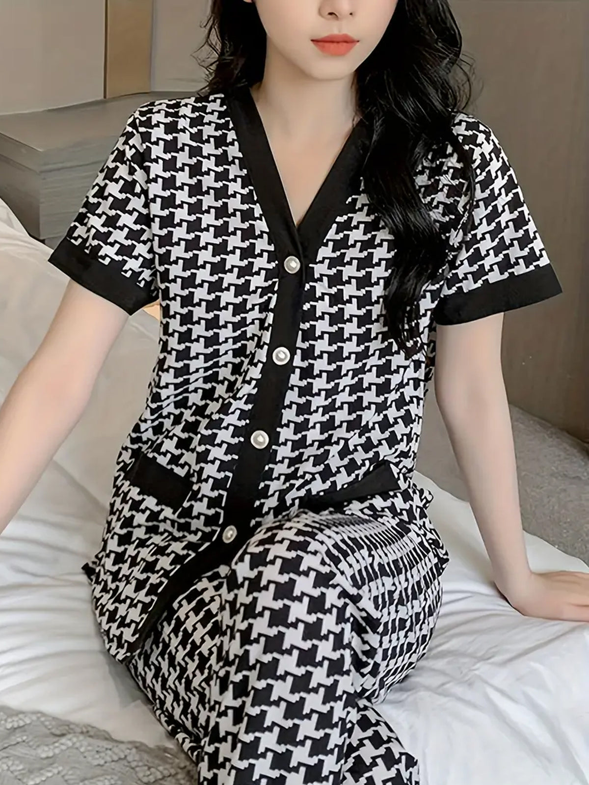 Elegant Hounds tooth Print Pajama Set