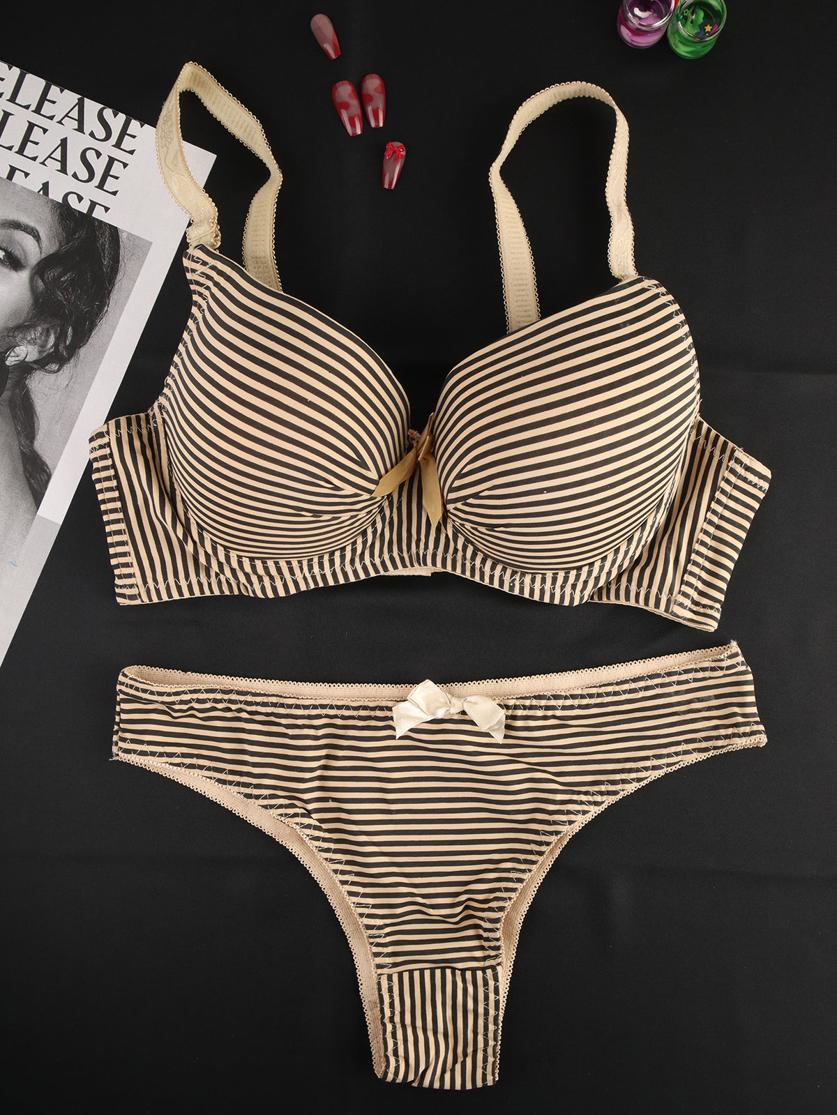 Solid Pattern Wireless Lingerie Set - ED